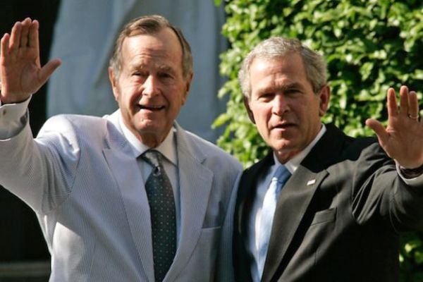 Eski ABD Başkanı George H. W. Bush Hastaneye Kaldırıldı!