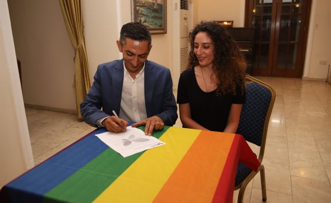 “LGBTİ+ Dostu Belediyecilik Protokolü”nü Birol Karaman da İmzaladı