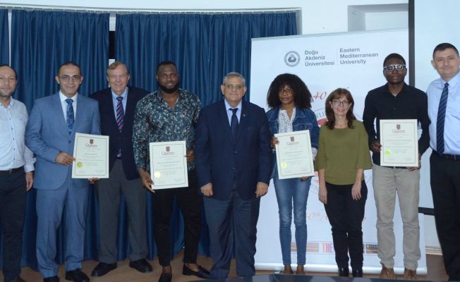 DAÜ ile Queen’s Üniversitesi ortak sertifika programı yeni mezunlar verdi