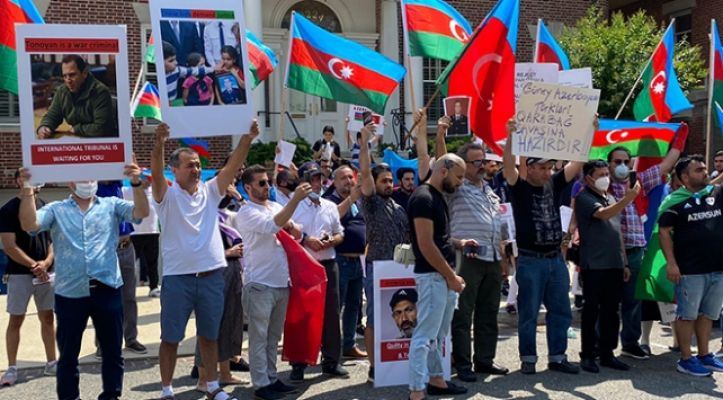 ABD'deki Azerbaycanlılar Ermenistan'ın saldırılarını protesto etti