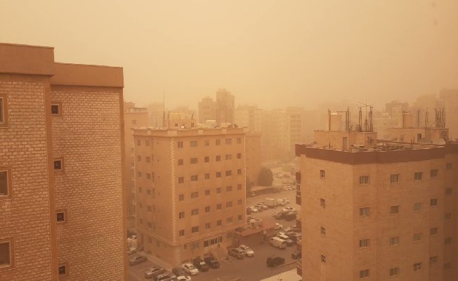 Kuveyt'i kum fırtınası vurdu