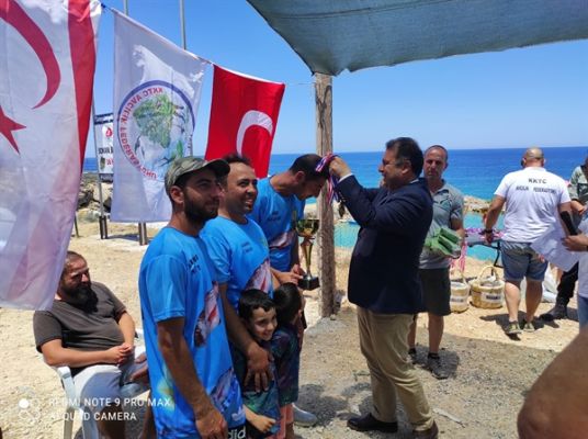 Saner, Karaoğlanoğlu'nda Balık Avlama Yarışması ödül törenine katıldı