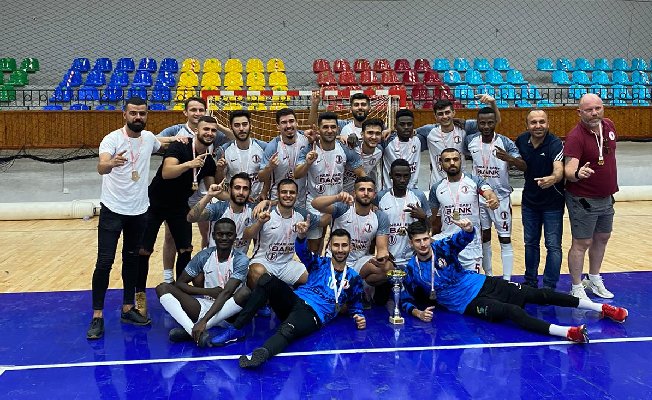 Ünilig Futsal 2020-2021 Sezonu Şampiyonu YDÜ