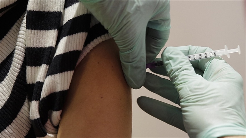 Almanya'da binlerce kişiye Kovid-19 aşısı yerine tuzlu su enjekte edildiği ortaya çıktı