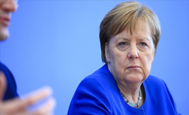 Merkel: “Talibanla müzakere etmeye çalışmalıyız“