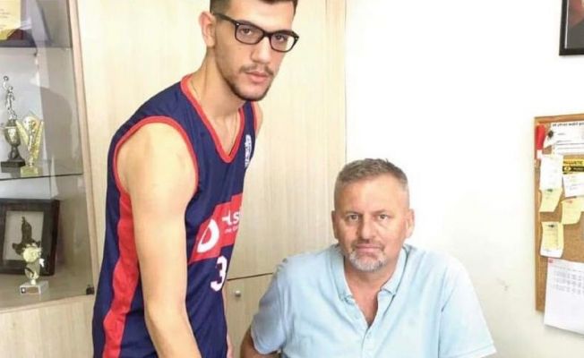 Genç basketbol oyuncusu Aykut Fidansoy GAÜ ile anlaştı