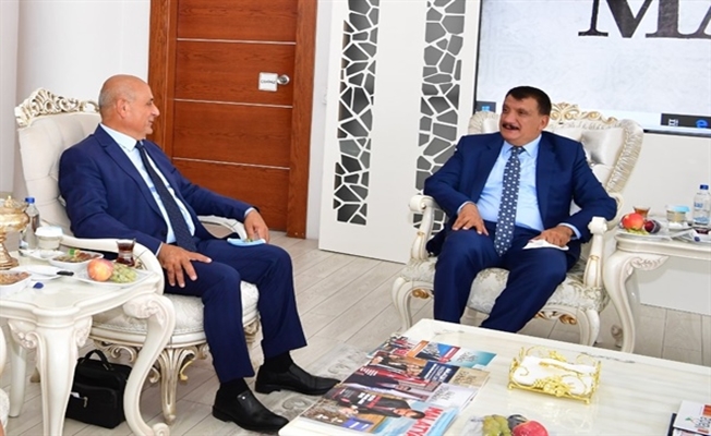 Gönyeli Belediye Başkanı Benli Malatya Büyükşehir Belediyesi Başkanı Gürkan’ı ziyaret etti