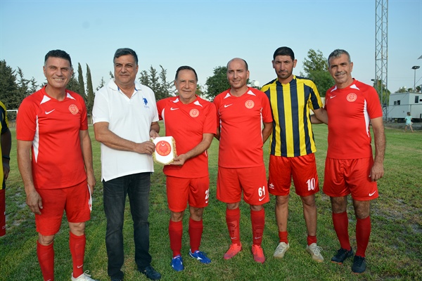 Meclis Futbol Takımı, Beyarmudu Masterleri ile karşılaştı