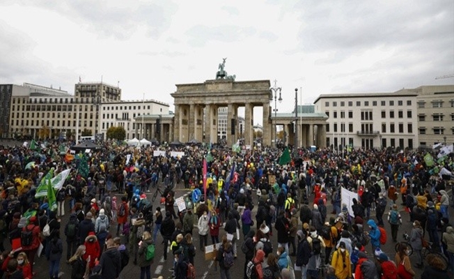 Almanya'da iklim değişikliğine dikkati çekmek için gösteri düzenlendi