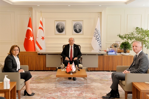 Cumhurbaşkanı Tatar, Türkiye Belediyeler Birliği Başkanı Fatma Şahin ile görüştü