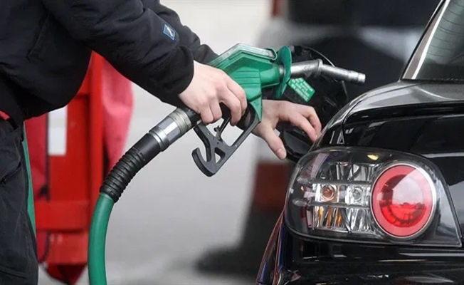 İngiltere'de benzin fiyatı rekor seviyeye yükseldi