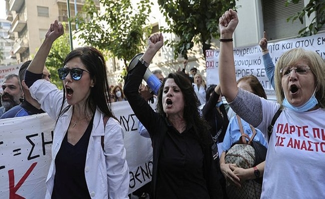 Yunanistan’da sağlık çalışanları çalışma koşulları için greve gitti