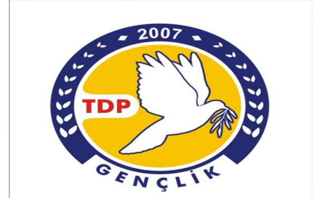 TDP Gençlik Örgütü son gelişmeler hakkında Meclis önünde açıklama yaptı