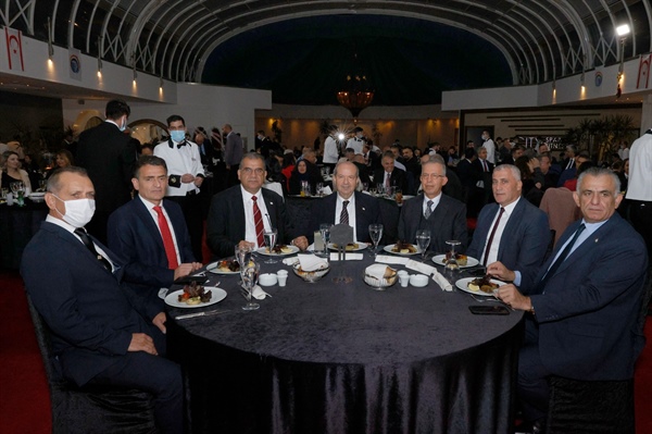 Cumhurbaşkanı Tatar, Adakder’in yeni yıl yemeğine katıldı