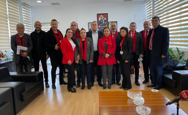Demokrat Parti Milletvekili Adayları Gazimağusa Belediye Başkanı İsmail Arter’i ziyaret etti
