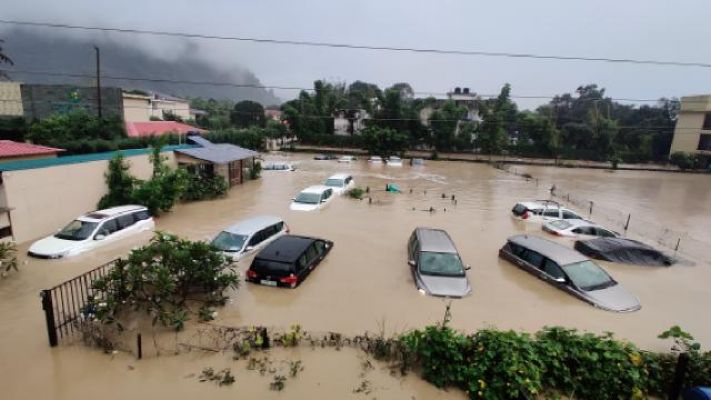 Hindistan'da şiddetli yağış: 54 binden fazla kişi tahliye edildi