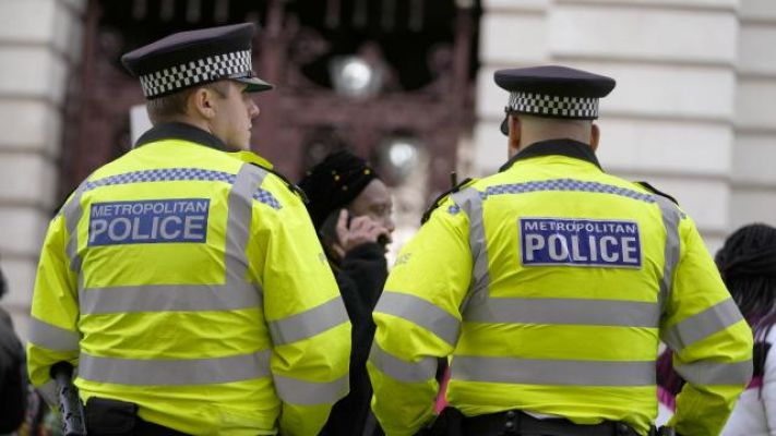 İngiltere'deki azınlıkların çoğu polise güvenmiyor