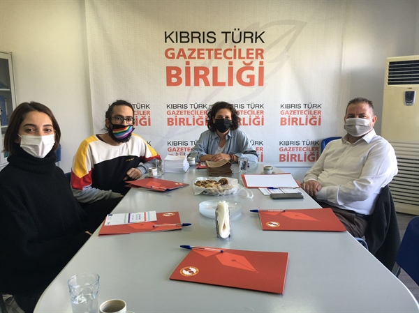 Kuir Kıbrıs Derneği, Kıbrıs Türk Gazeteciler Birliği Başkanı Akkor ile görüştü