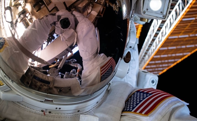 Nasa astronotları 13. uzay yürüyüşünü tamamladı