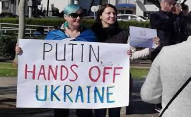 Güney Kıbrıs’ta ikamet eden Ukraynalılardan Rusya protestosu