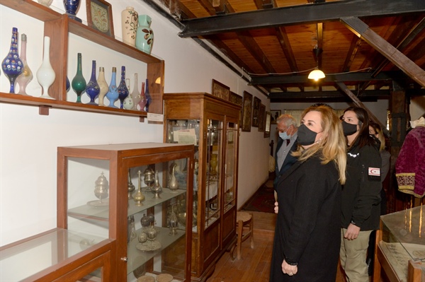 Sibel Tatar, Kıbrıs Özel Etnogragrafya Müzesi’ni ziyaret etti