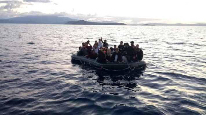 Tunus açıklarında göçmen teknesi battı: 6 ölü