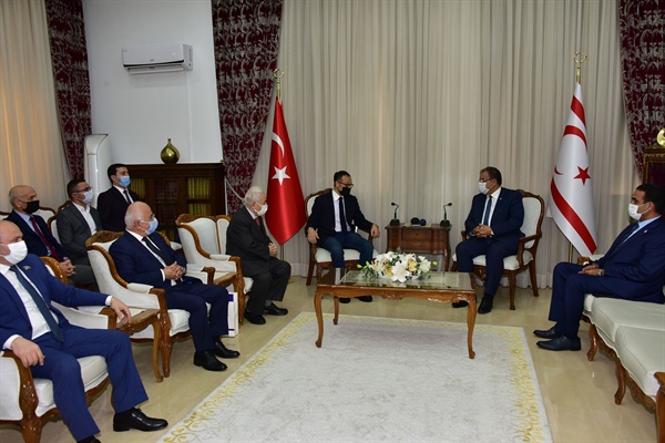 Başbakan Sucuoğlu, konuk Azerbaycan milletvekilleri heyetini kabul etti