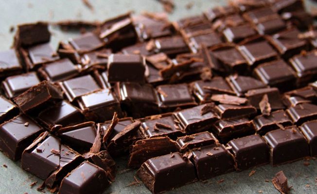 Nestle, cam parçaları tespit edilen çikolataları piyasadan çekti