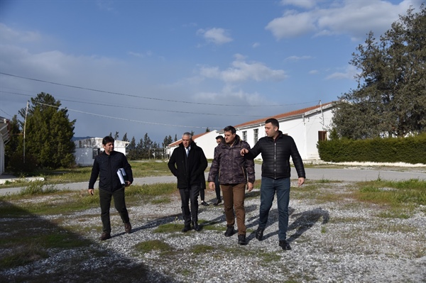 Taçoy, Yeniceköy’de bulunan eski polis okulu binasında incelemelerde bulundu