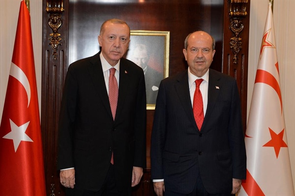 Cumhurbaşkanı Tatar, Türkiye Cumhurbaşkanı Erdoğan’ı arayarak bayramını kutladı