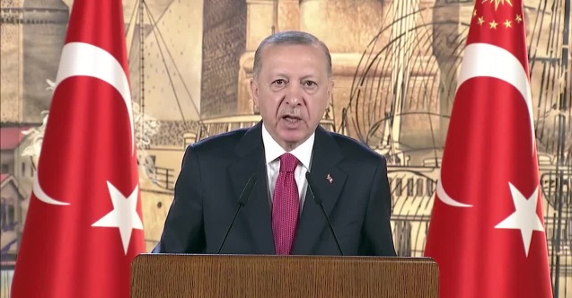 Erdoğan: “Ülkemizde misafir ettiğimiz 1 milyon Suriyeli kardeşimizin gönüllü geri dönüşünü sağlayacak yeni bir projenin hazırlıkları içindeyiz.”