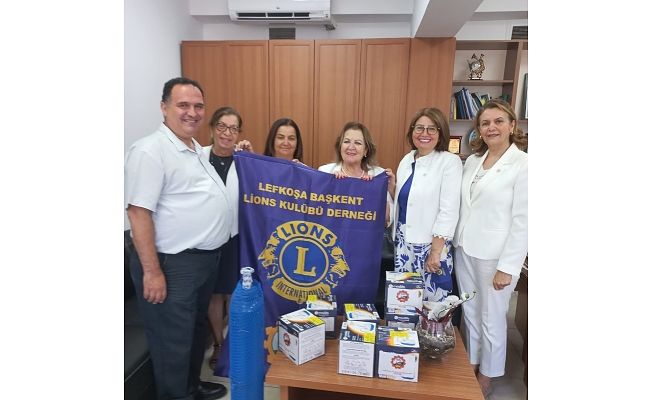 Lefkoşa Başkent Lions Kulübü Dr. Burhan Nalbantoğlu Devlet Hastanesi'ne solunum cihazı bağışında bulundu