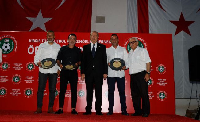 Tatar, KTFAD’nin  düzenlediği yılın başarılı antrenörleri ödül gecesine katıldı