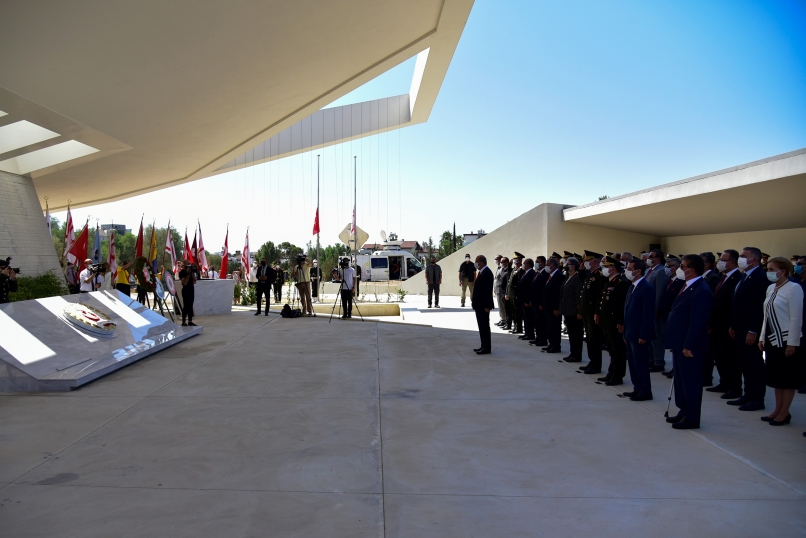 Kurucu Cumhurbaşkanı Denktaş'ın Anıt Mezarı'nda Tören...