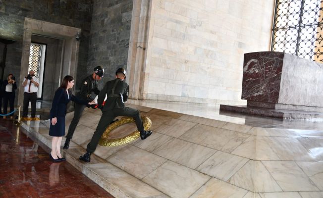 Sağlık Bakanı Altuğra Ankara'da… Altuğra, Anıtkabir’i ziyaret etti