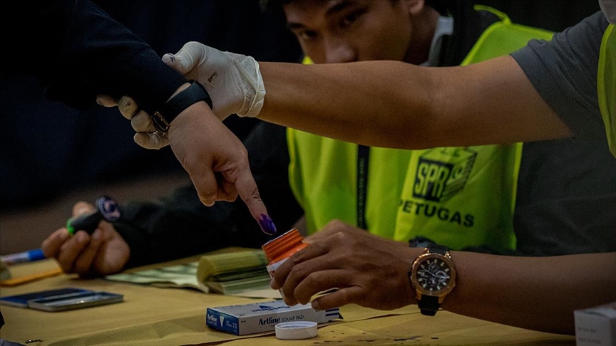 Malezya'da 15. Genel Seçim İçin Oy Kullanma İşlemi Başladı