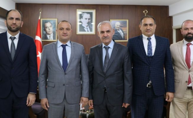 Maliye Bakanı Şan ASBÜ Kuzey Kıbrıs Rektörü’nü kabul etti