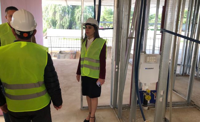 Sağlık Bakanı Altuğra, inşaatına başlanan Yeni Girne Hastanesi’ni ziyaret ederek incelemelerde bulundu
