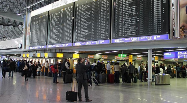 Hamburg Havalimanı\'nda Uçuşlar Yeniden Başlatıldı