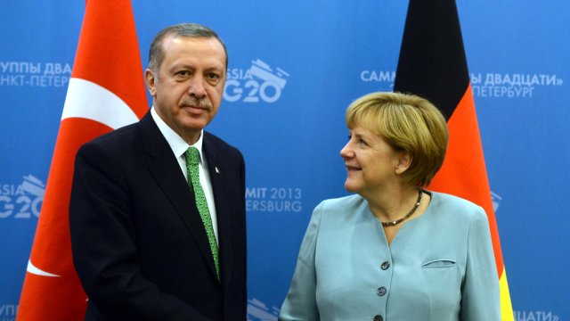 Merkel Erdoğan'ı Almanya'ya Davet Etti