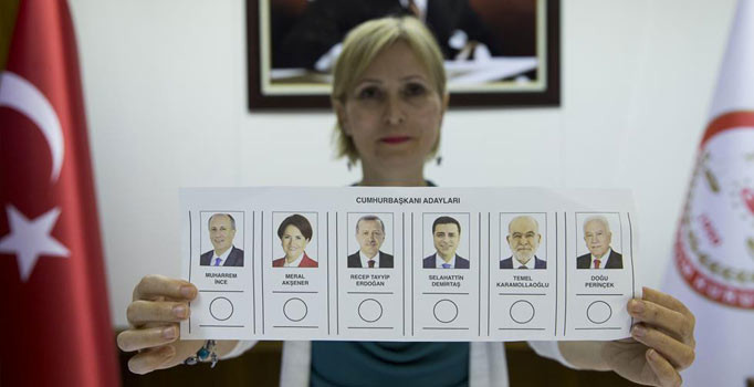 Türkiye’de oy pusulaları basına gösterildi